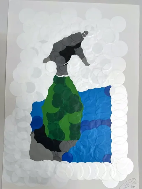 No. 9 – On the wall: a spray bottle built from overlapping coloured circles